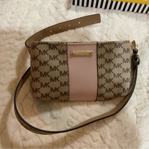 Michael Kors Waist Belted Purse Size L/XL - Picture 3 of 5